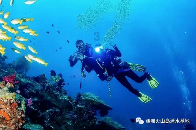 小蓝球向上跳