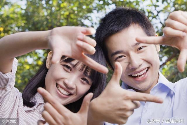 努力向上的铁球