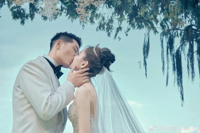 泪奔!在火车上,他们唱起了歌……