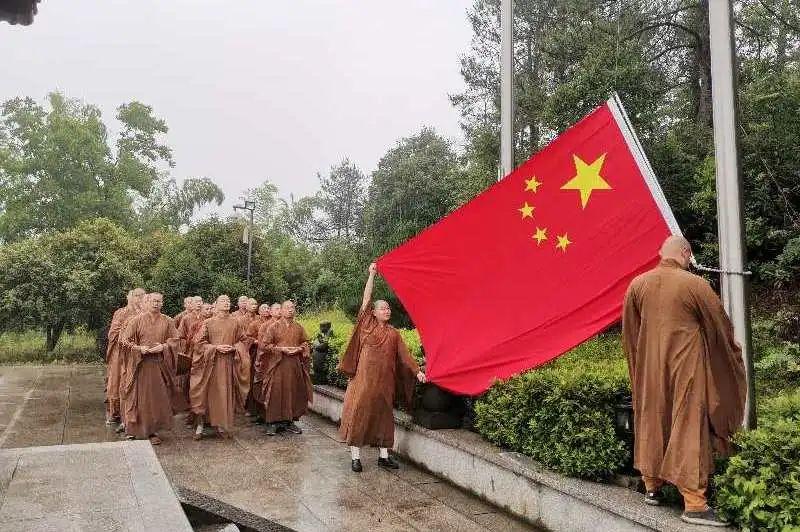 鸡丝凉面是怎么做的呢？游戏画面