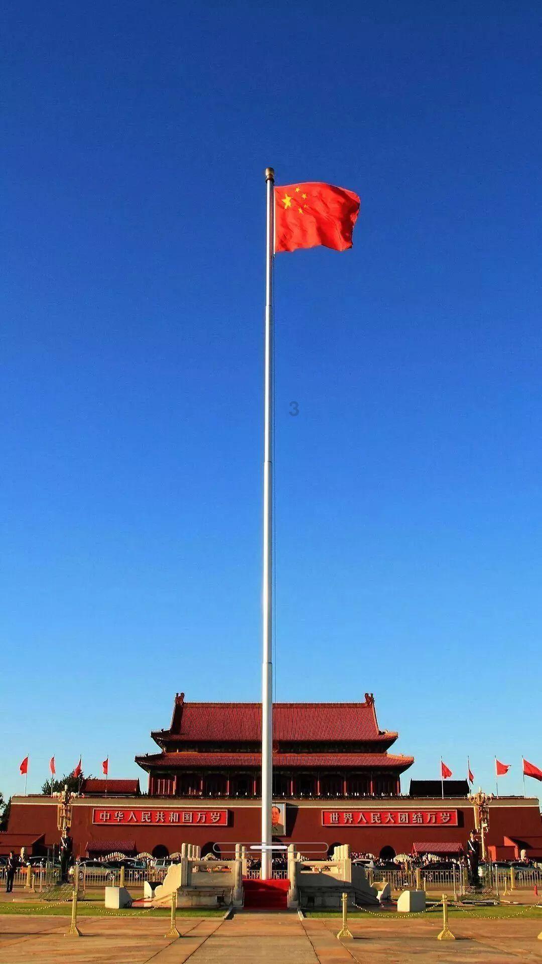两人因戏生情，婚后6年生3胎，丈夫片约不断，被称“屏幕硬汉”