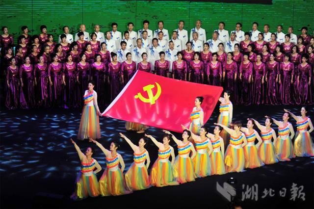 我国自主研制四座氢内燃飞机原型机在沈阳完成首飞