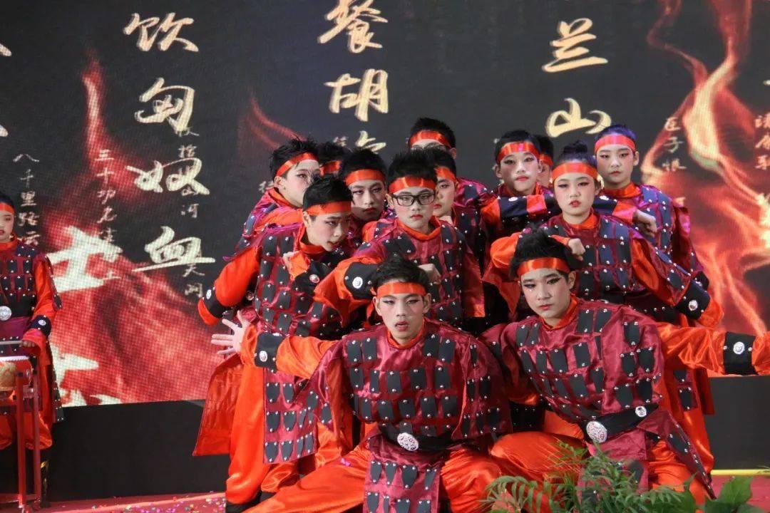 王者荣耀:马超的琥珀纪元皮肤,白龙马新英雄登场,女娲双喜临门