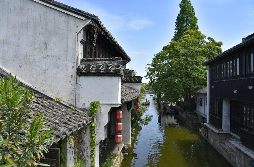 玩具店里的娃娃