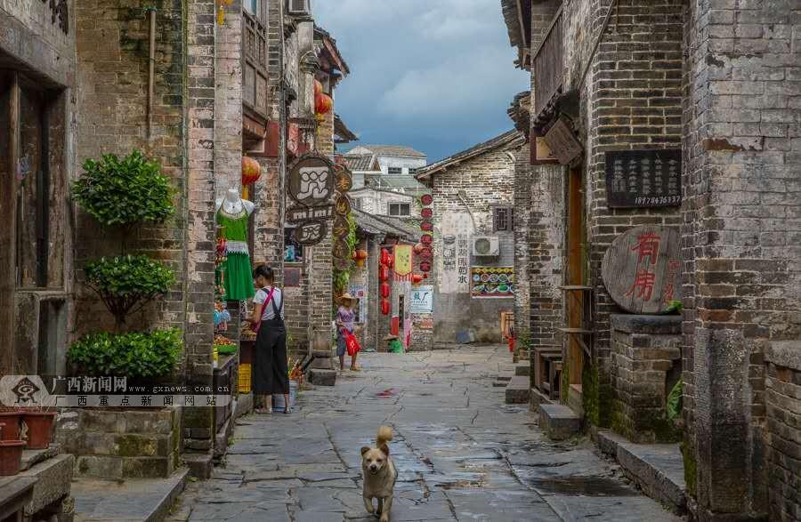 暗黑精灵的装扮