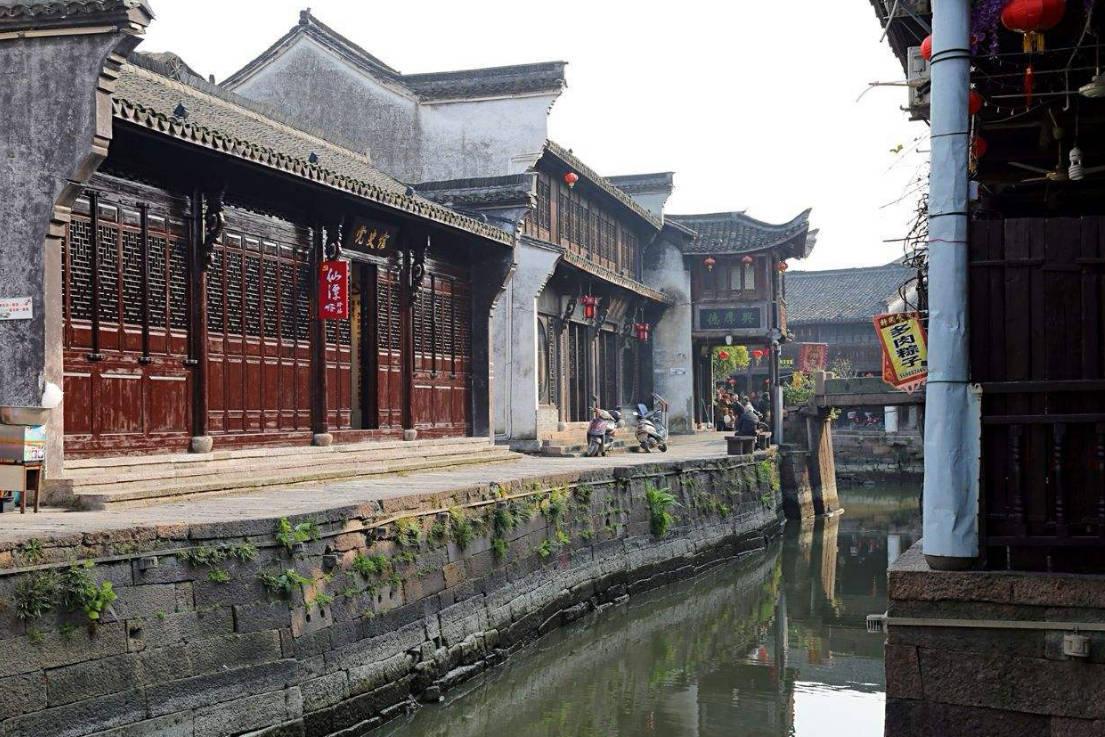 《在暴雪时分》剧组做客好六街,吴磊赵今麦还原新剧告白名场面
