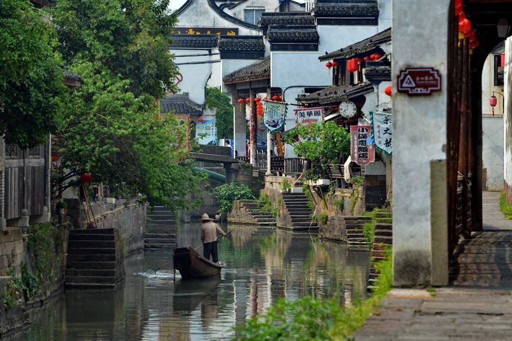 小蓝球向上跳