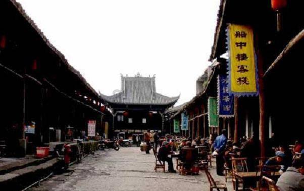 半年内,发生近万次交易,金额达到三百余万