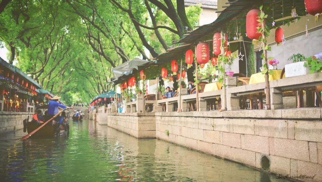 浩林体育|室内体育运动场馆的实木运动地板正确保养方法?