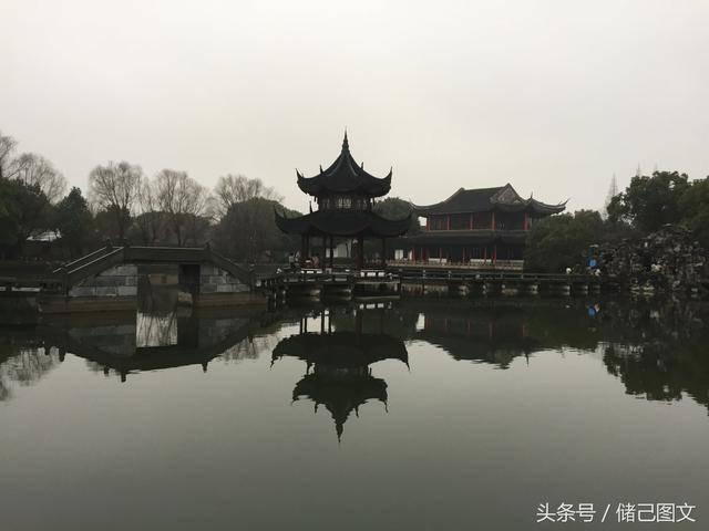 逃离世界杯现场