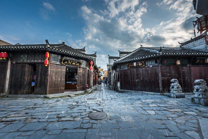 出入境证件办理进入高峰期，春节要出游的你看过来→